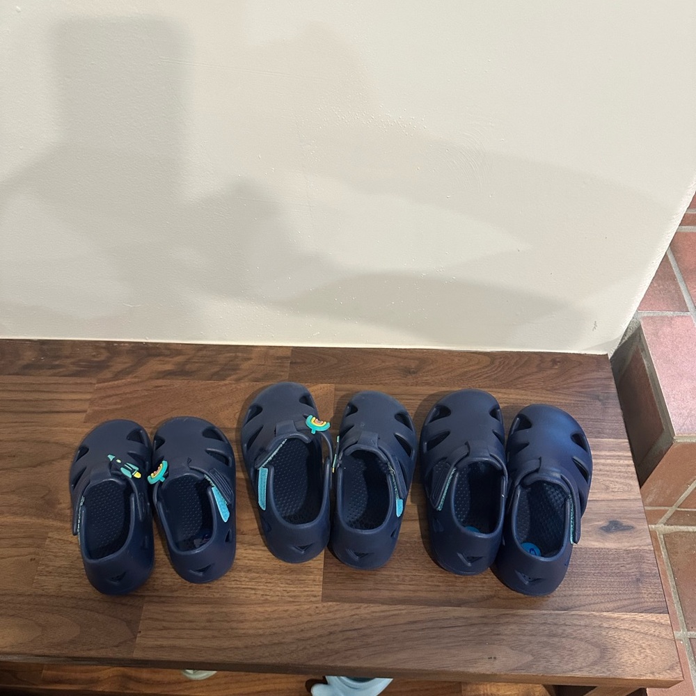 Set of 3 Ten Little splash sandals sizes 8,9,10